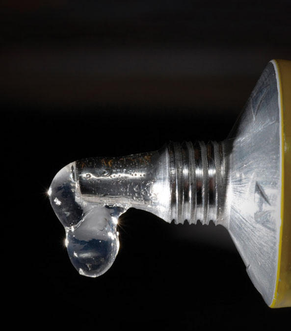 glue-tube-closeup